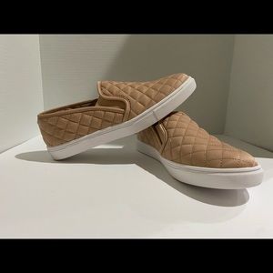 Steve Madden slip on